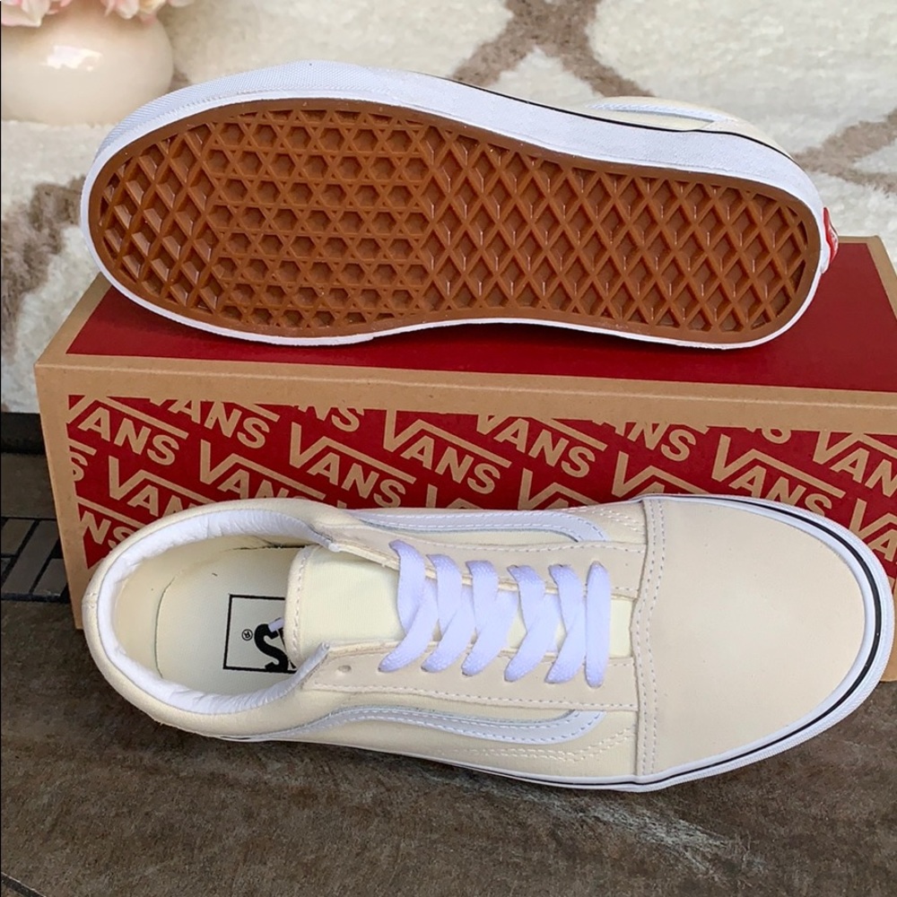 VANS OLD SKOOL CLASSIC WHITE/TRUE WHITE WMNS - Picture 3 of 16